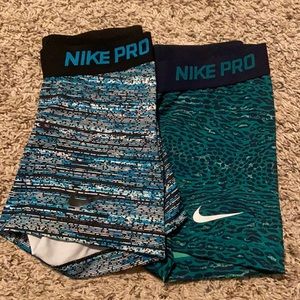 Bundle of 2 Nike Pros